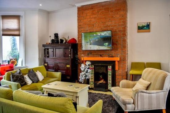 Quirky 4 Bedroom Apartment With Terrace 卡迪夫 外观 照片