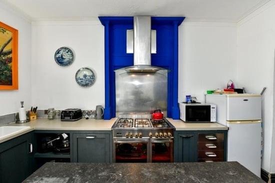 Quirky 4 Bedroom Apartment With Terrace 卡迪夫 外观 照片