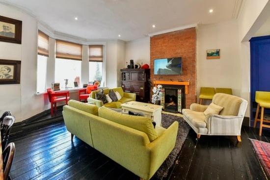 Quirky 4 Bedroom Apartment With Terrace 卡迪夫 外观 照片